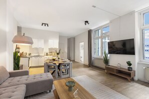 Unclassified image, 4 of 15, button - Prime Location Berlin – Live Like a Local (Berlin)