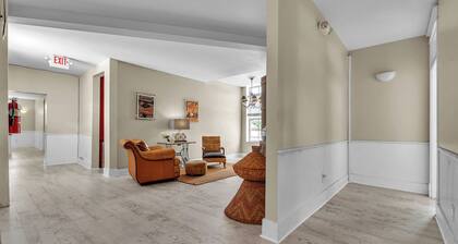 Eclectic Boutique RR hotel, 2nd flr Q ensuite