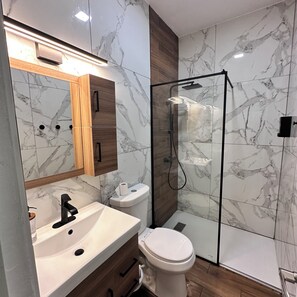 Bathroom - 2BR Luquillo Home Near Beach & El Yunque, A/C + Parking (Luquillo)