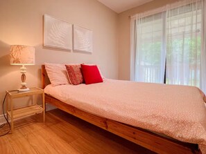 WiFi, bed sheets