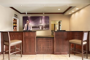 Lobby - 1 Qn Studio w/ Kitchen | Free Breakfast & Pool (Tampa)