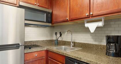 1 Qn Studio w/ Kitchen | Free Breakfast & Pool