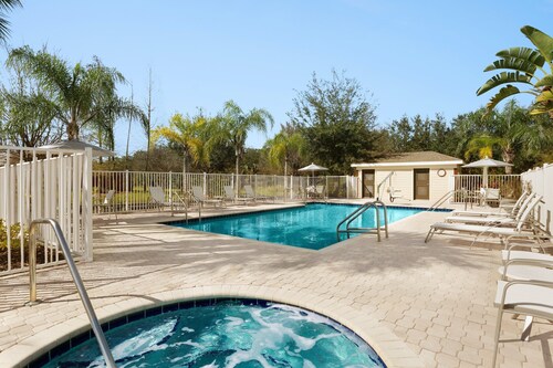 1 Qn Studio w/ Kitchen | Free Breakfast & Pool