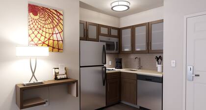 Columbus Stay w/ Kitchen, Breakfast & More!