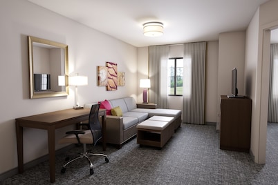 Columbus Stay w/ Kitchen, Pool & Breakfast!