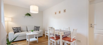 Apartment 'Mit Terasse' with Wi-Fi
