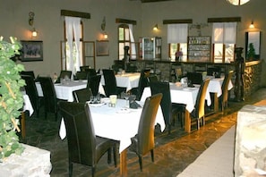 Dining - Fort Sesfontein Lodge and Safaris (Sesfontein)