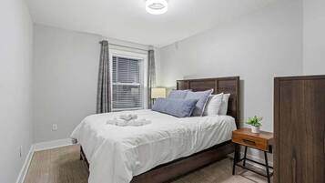 2 bedrooms, desk, iron/ironing board, free WiFi