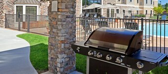 Chic 1BR Conference Suite | Free Breakfast + Pool