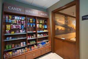 Gift shop - Chic 1BR Conference Suite | Free Breakfast + Pool (Glen Mills)