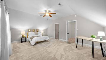4 Schlafzimmer, Schreibtisch, Bügeleisen/Bügelbrett, kostenloses WLAN