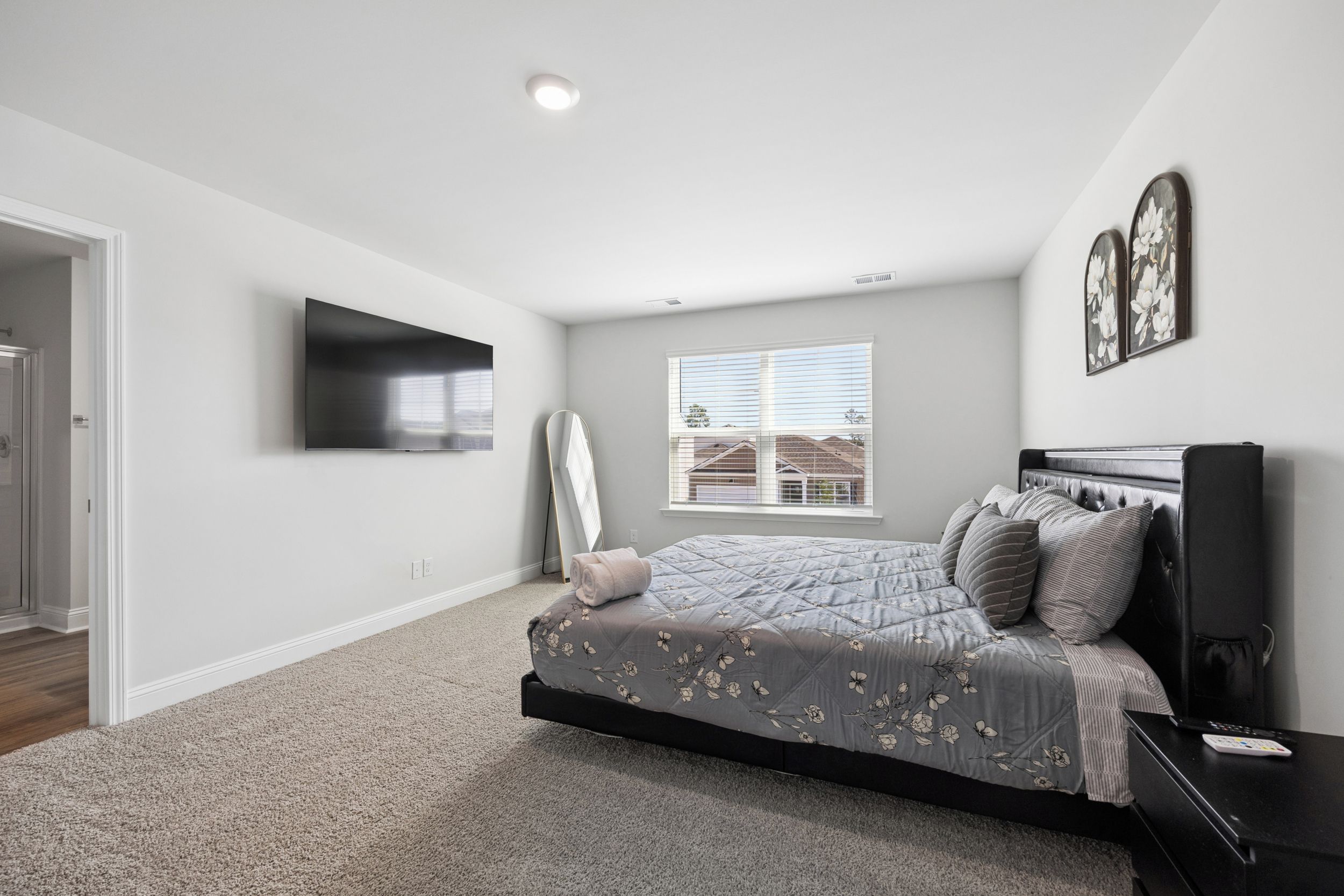 Primary suite: 65-inch smart TV