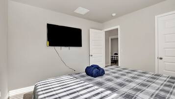 Desk, iron/ironing board, WiFi (free), bed sheets