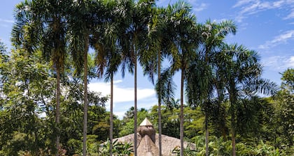 Eco-friendly structure, inspired by a Yarumo leaf, features five deluxe guest rooms ideal for couples, families, or small groups of up to four guests.