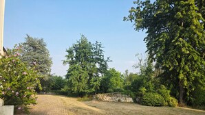 Property grounds - First-Floor Room with Private Garden and Wi-Fi (Essômes-sur-Marne)