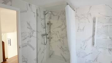 Shower, towels