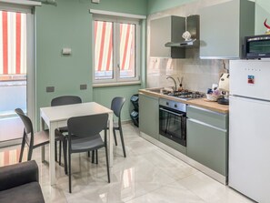 Unclassified image, 2 of 28, button - Karim's House - Portici (Portici)