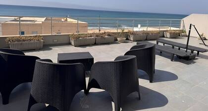 Luxury apartment on the waterfront and within walking distance of all amenities