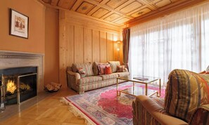 TV - AN EXCEPTIONAL COMBINATION OF SPACE, COMFORT & ALPINE ELEGANCE ,MATTERHORN VIEWS (Zermatt)