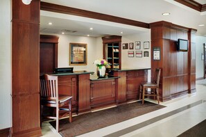 Lobby - Oakville Suite w/ Kitchen | Breakfast Included! (Oakville)