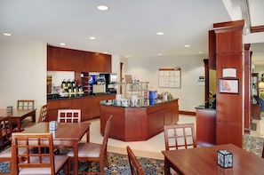 Dining - Fully Accessible in Oakville | Free Breakfast (Oakville)