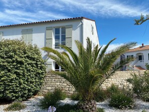 Exterior - Vrbo Property (La Couarde-sur-Mer)