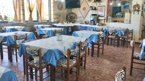 Dining - Residence with swimming pool in Capo Vaticano (Santa Maria)