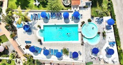 Residence with swimming pool in Capo Vaticano