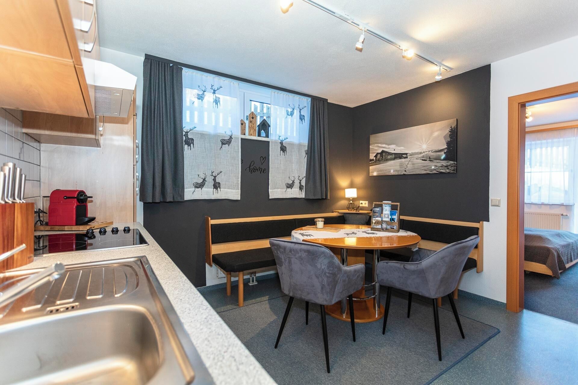 Classic-Apartment, 2 Schlafzimmer, Bergblick | Speisen