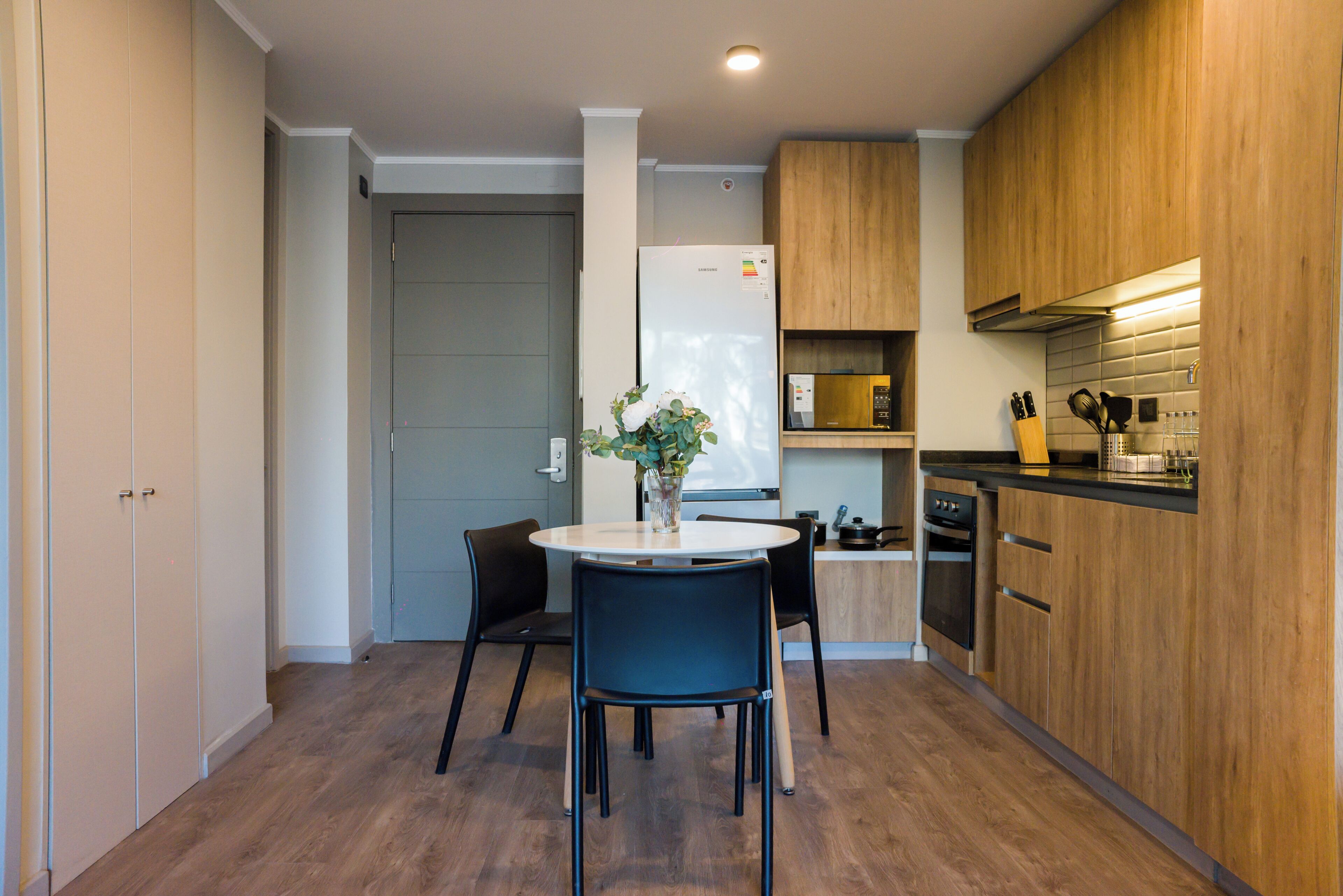 Standard Apartment, 1 Queen Bed with Sofa bed | Dining