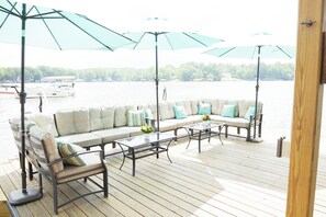Terrace/patio - Perfect 6-bedroom house with AC in pleasant Sparta (Sparta)