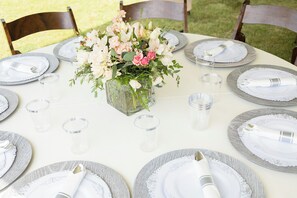 Outdoor dining - Perfect 6-bedroom house with AC in pleasant Sparta (Sparta)