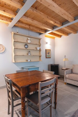Dining - Vrbo Property (Viterbo)