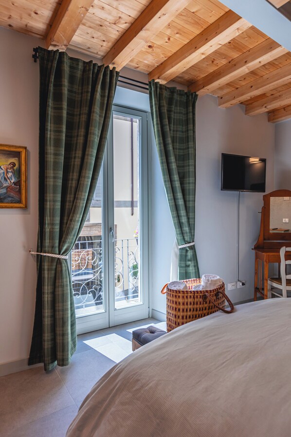 In-room safe, iron/ironing board, WiFi, bed sheets - Vrbo Property (Viterbo)