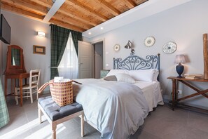 In-room safe, iron/ironing board, WiFi, bed sheets - Vrbo Property (Viterbo)