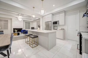 Unclassified image, 4 of 45, button - Cozy 5BR Haven• Backyard • Pet Friendly • Parking (Richmond Hill)