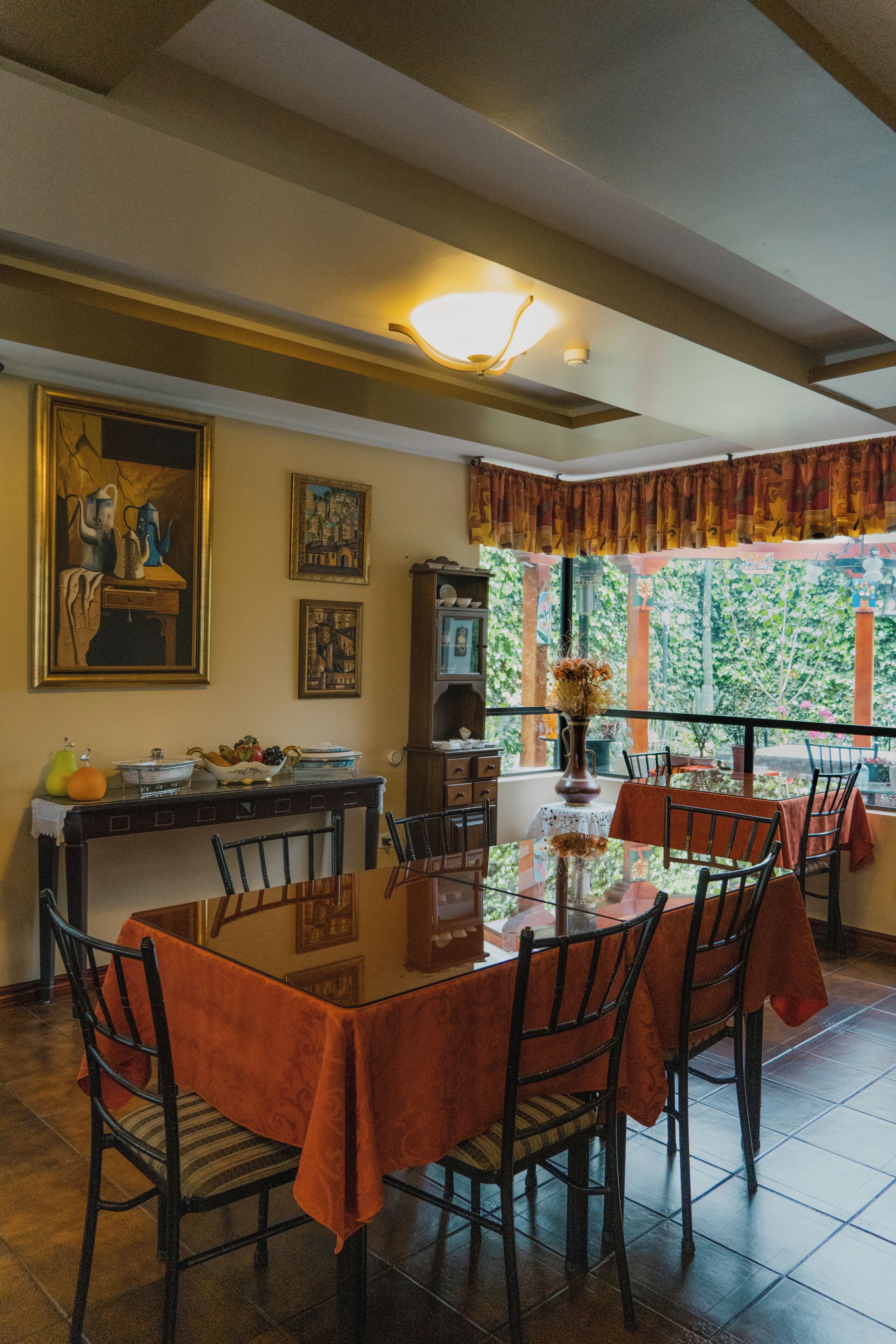 Breakfast area