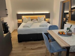 Internet, bed sheets - Fellhornblick Vacation Rentals: Studio Apartment (Riezlern)