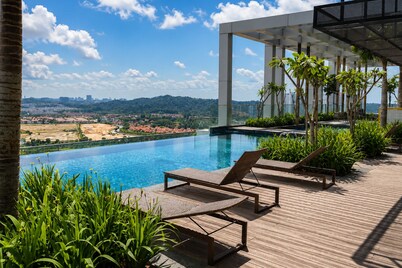 Revo Aurora Bukit Jalil by LMT