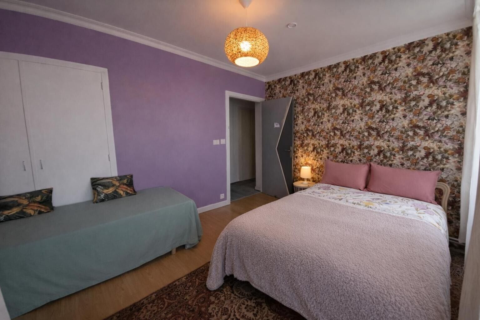 4 bedrooms, iron/ironing board, WiFi