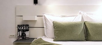 Sasha Wave 1-Bedroom with Free Private Parking