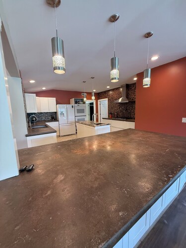 Spacious 5-bedroom house on 80 acres in Stafford County, Kansas.