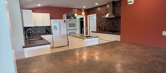 Spacious 5-bedroom house on 80 acres in Stafford County, Kansas.