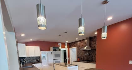 Spacious 5-bedroom house on 80 acres in Stafford County, Kansas.
