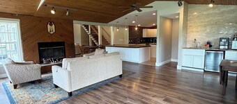 Spacious 5-bedroom house on 80 acres in Stafford County, Kansas.