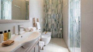 Bathroom - ALL Modugno | Elegant 2BR Retreat Near Bari (Modugno)