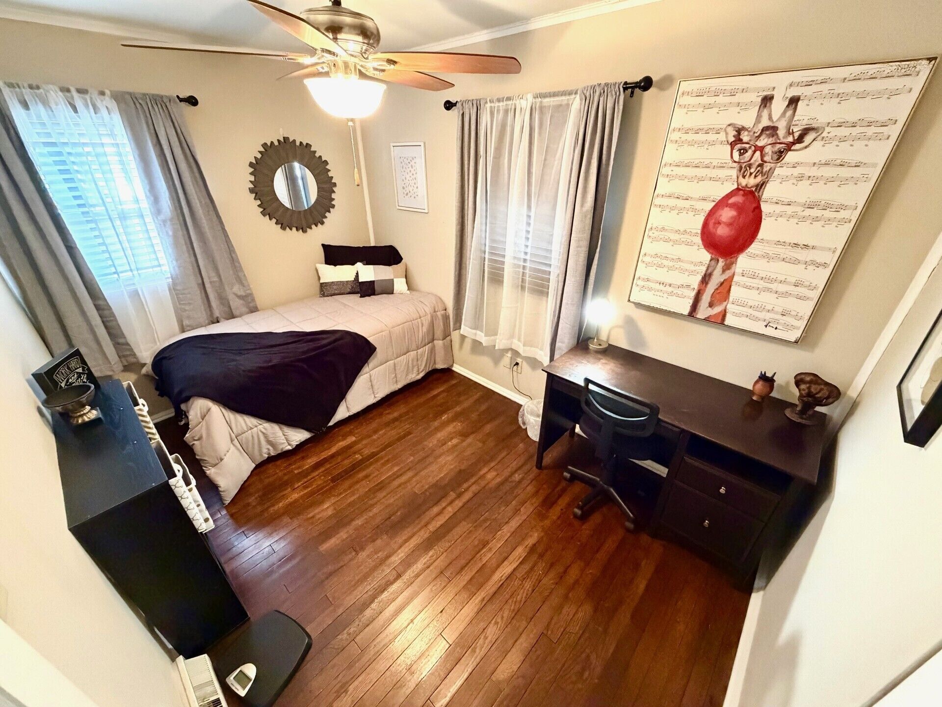2 bedrooms, iron/ironing board, WiFi (free), bed sheets
