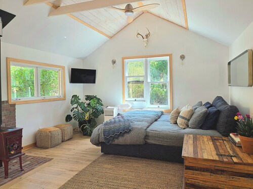 Sunshine Cabin - Peaceful Retreat in The Redwoods