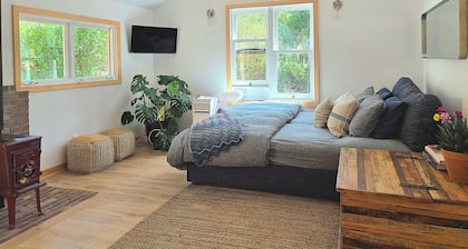 Sunshine Cabin - Peaceful Retreat in The Redwoods