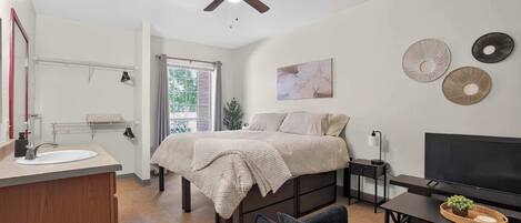 1 bedroom, WiFi, bed sheets